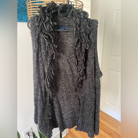 Gloria Vanderbilt Jackets & Blazers - Gloria Vanderbilt Women's Fluffy Knit Fringe Vest 2X